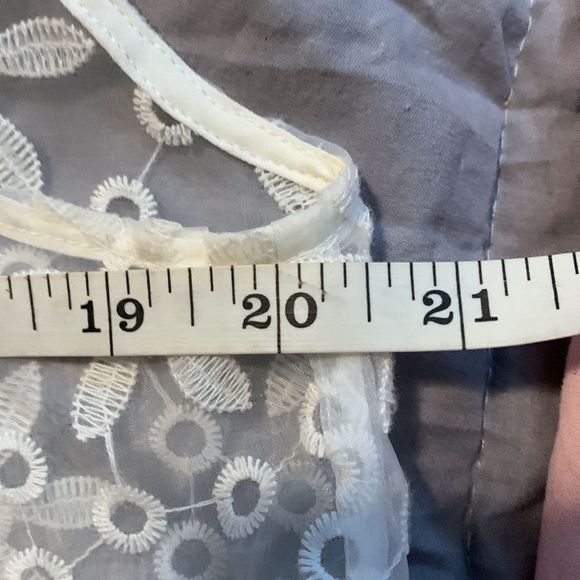 Ann Klein White Sheer Collared Sleeveless Embroidered Shell 14 (A-159) - Picture 12 of 12